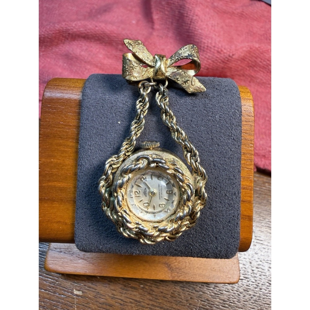 Vintage Garon 17J Ladies Pendant Manual Wind Watch Running